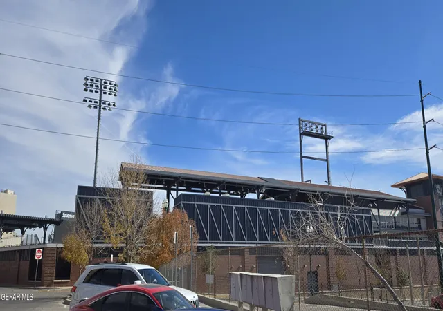 2nd image of 515 W Missouri Ave, El Paso, TX 79901