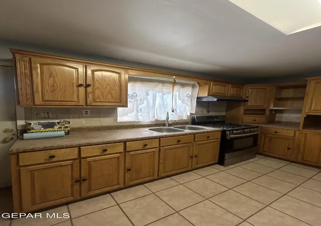 Photo 4 of Single family home for sale at 17440 English Ave, El Paso, TX 79938 | MLS# 948070 | Listing updated on 2026-09-14