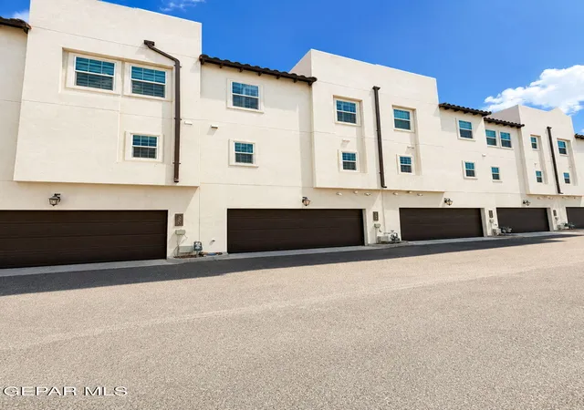 Photo 3 of Townhouse for sale at 324 Vin Raliuga Ct, El Paso, TX 79912 | MLS# 948136 | Listing updated on 2026-09-09