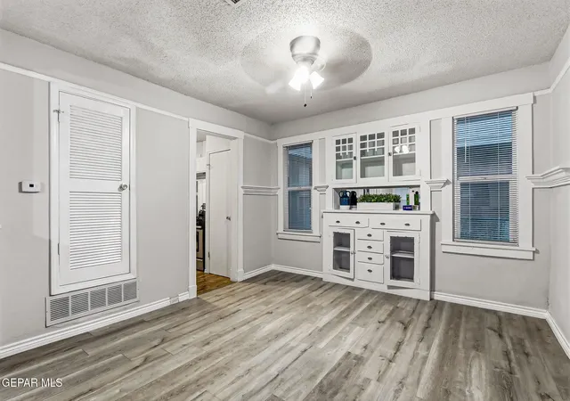 Photo 4 of Sale Pending at 3128 Fort Blvd, El Paso, TX 79930 | MLS# 948142 | Listing updated on 2026-09-14