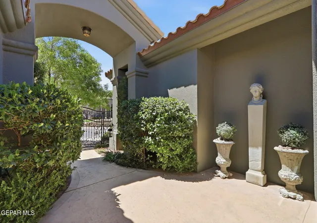 Photo 3 of Sale Pending at 1213 Calle Lago Dr, El Paso, TX 79912 | MLS# 948118 | Listing updated on 2026-08-16