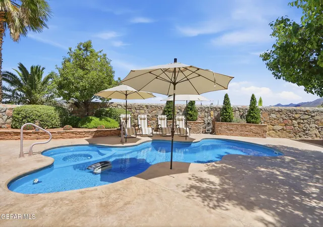 Photo 4 of Sale Pending at 1213 Calle Lago Dr, El Paso, TX 79912 | MLS# 948118 | Listing updated on 2026-08-16