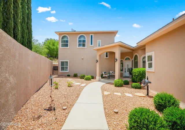 3rd image of 924 Via Descanso Dr, El Paso, TX 79912 | MLS# 948128