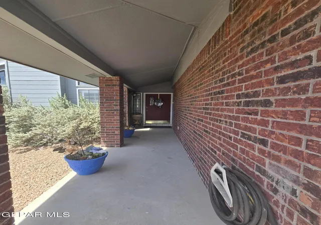 Photo 2 of Single family home for sale at 1016 Jan Ellyn Ln, El Paso, TX 79912 | MLS# 948125 | Listing updated on 2026-09-13