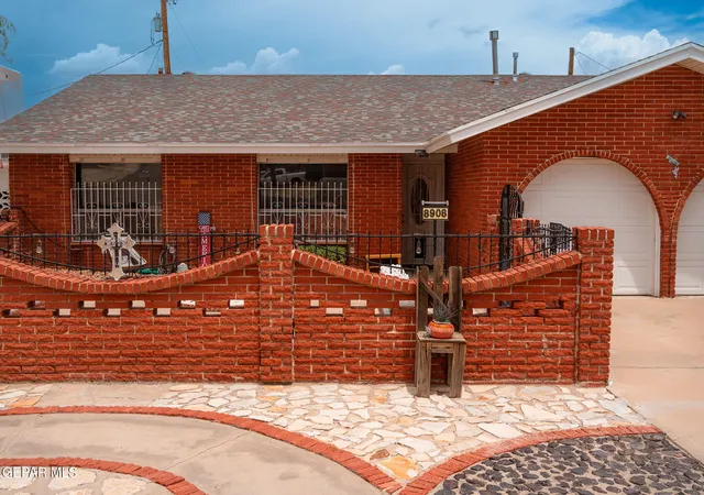 Photo 1 of Single family home for sale at 8908 Echo St, El Paso, TX 79904 | MLS# 948119 | Listing updated on 2026-08-31