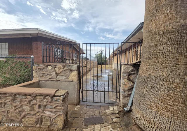 Photo 4 of Single family home for sale at 5707 Elkton Way, El Paso, TX 79924 | MLS# 948357 | Listing updated on 2026-10-08