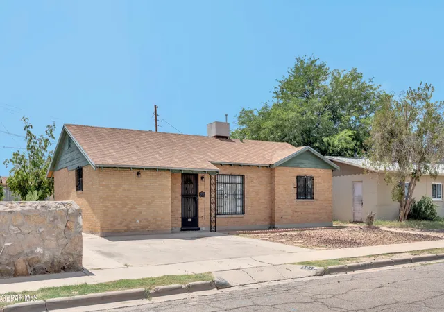 Photo 3 of Single family home for sale at 261 S Maryland St, El Paso, TX 79905 | MLS# 948153 | Listing updated on 2026-08-26
