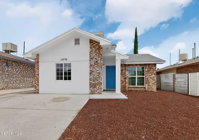 Photo 2 of Sale Pending at 12036 Kings Crst Dr, El Paso, TX 79936 | MLS# 948169 | Listing updated on 2026-09-13