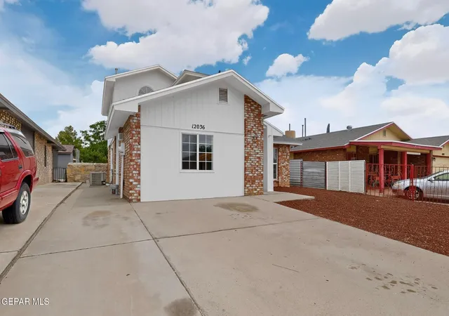 Photo 3 of Sale Pending at 12036 Kings Crst Dr, El Paso, TX 79936 | MLS# 948169 | Listing updated on 2026-09-13