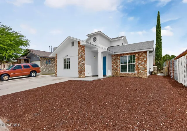 Photo 3 of Sale Pending at 12036 Kings Crst Dr, El Paso, TX 79936 | MLS# 948169 | Listing updated on 2026-09-13