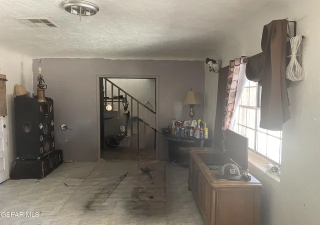 Photo 3 of Single family home for sale at 544 Barcelona Dr, El Paso, TX 79905 | MLS# 948253 | Listing updated on 2026-07-25