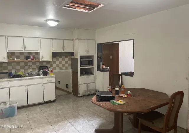 Photo 4 of Single family home for sale at 544 Barcelona Dr, El Paso, TX 79905 | MLS# 948253 | Listing updated on 2026-07-25