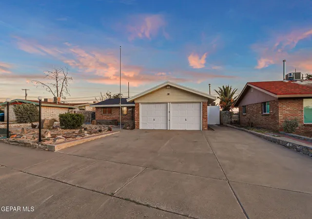 Photo 3 of Single family home for sale at 7221 Alto Rey Ave, El Paso, TX 79912 | MLS# 948283 | Listing updated on 2026-09-05