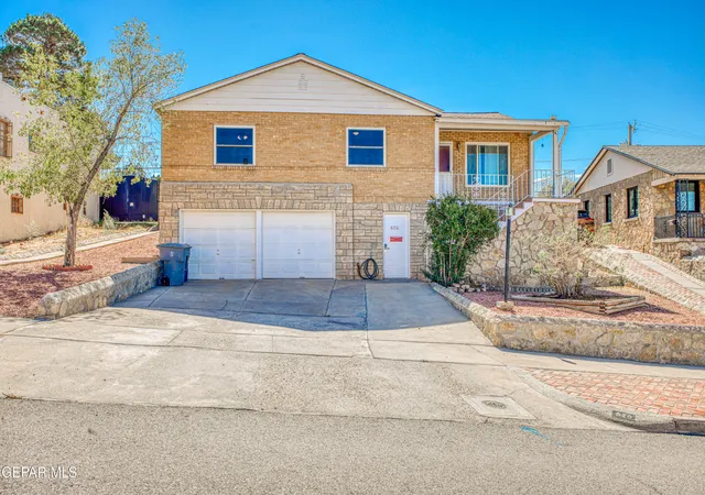 Photo 1 of Single family home for sale at 820 Galloway Dr, El Paso, TX 79902 | MLS# 948236 | Listing updated on 2026-08-21