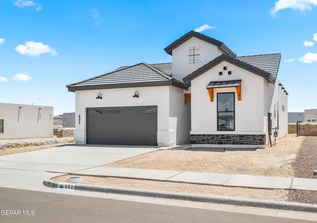 Photo 3 of Sale Pending at 652 Paseo De La Reina St, El Paso, TX 79928 | MLS# 948264 | Listing updated on 2026-09-14