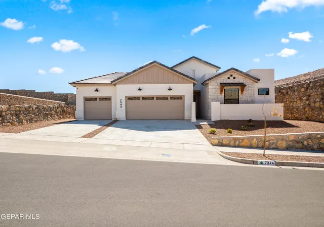 Photo 2 of Single family home for sale at 14448 Burwood Cir, Horizon City, TX 79928 | MLS# 948271 | Listing updated on 2026-09-23
