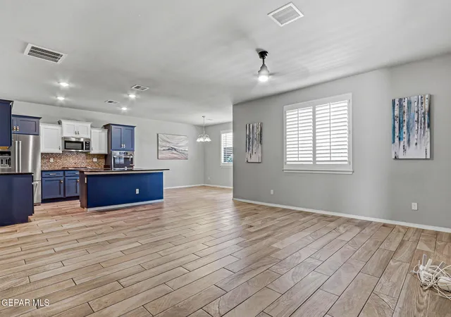 Photo 4 of Single family home for sale at 7425 Glacier Dr, El Paso, TX 79911 | MLS# 948307 | Listing updated on 2026-09-16