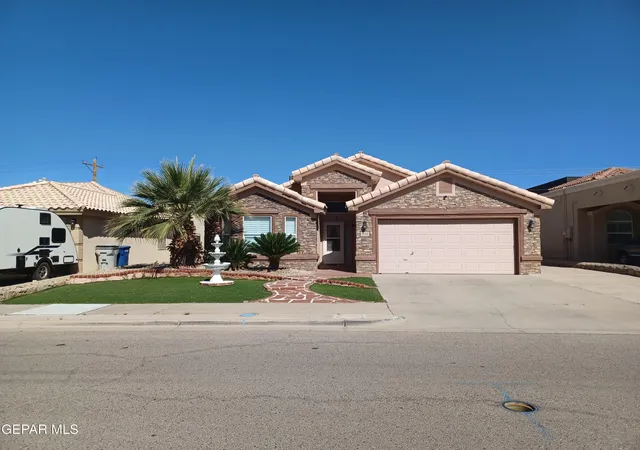 Photo 2 of Single family home for sale at 2113 Sun Country Dr, El Paso, TX 79938 | MLS# 948345 | Listing updated on 2026-09-24