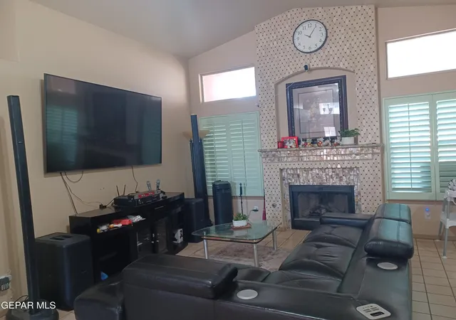 Photo 4 of Single family home for sale at 2113 Sun Country Dr, El Paso, TX 79938 | MLS# 948345 | Listing updated on 2026-09-24