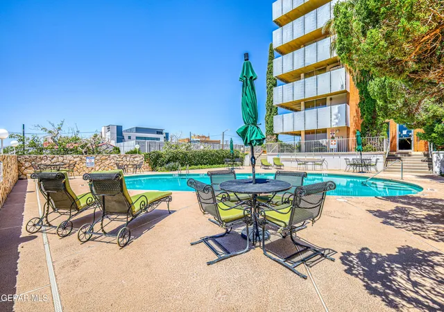 2nd image of 1800 N Stanton St, El Paso, TX 79902