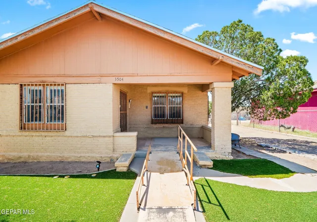 Photo 3 of Sale Pending at 3504 Porter Ave, El Paso, TX 79930 | MLS# 948387 | Listing updated on 2026-10-02