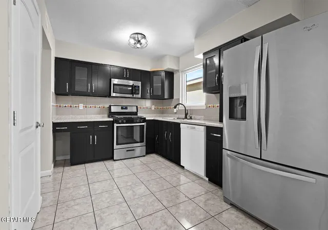 Photo 2 of Sale Pending at 10953 Casey Stengel Pl, El Paso, TX 79934 | MLS# 948393 | Listing updated on 2026-09-18