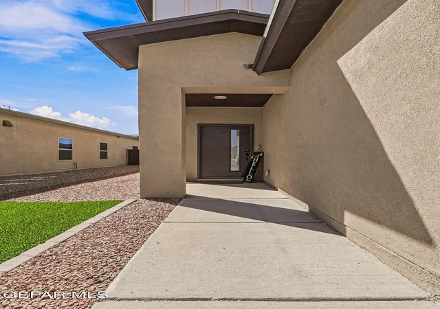 Photo 2 of Sale Pending at 7452 Norte Mesa Ln, El Paso, TX 79934 | MLS# 948526 | Listing updated on 2026-09-18