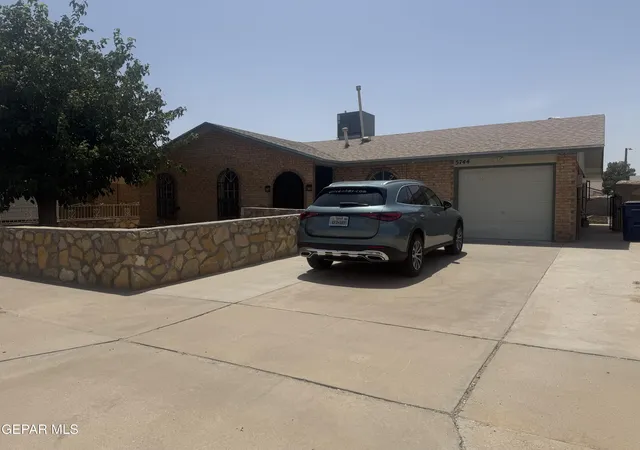Photo 2 of Sale Pending at 5744 Longview Cir, El Paso, TX 79924 | MLS# 948457 | Listing updated on 2026-09-18