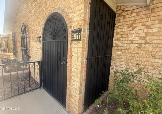 Photo 3 of Sale Pending at 5744 Longview Cir, El Paso, TX 79924 | MLS# 948457 | Listing updated on 2026-09-18