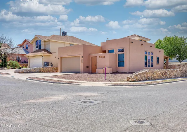 Photo 2 of Sale Pending at 220 Morning Dawn Ave, El Paso, TX 79932 | MLS# 948583 | Listing updated on 2026-09-14