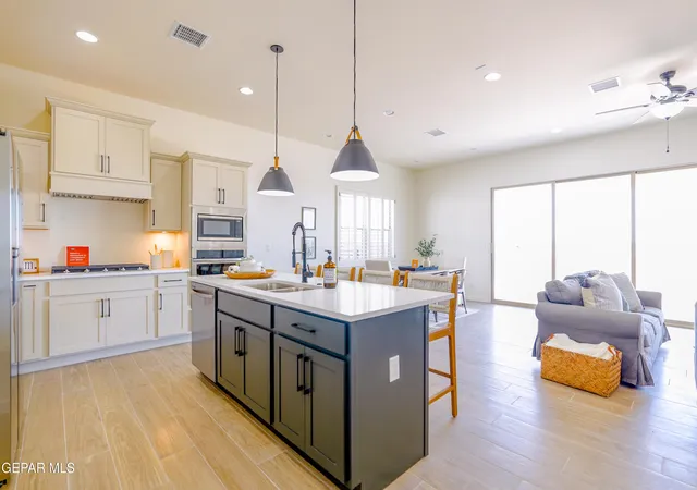 Photo 4 of Single family home for sale at 353 Playa Vista St, Horizon City, TX 79928 | MLS# 948530 | Listing updated on 2026-07-30