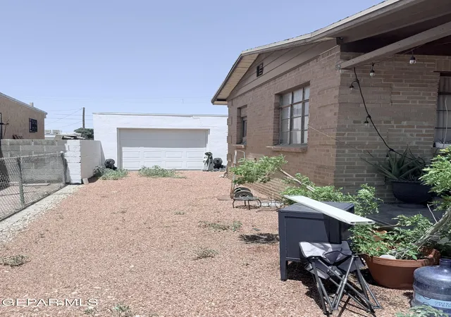 Photo 2 of Single family home for sale at 113 Oriole Way, El Paso, TX 79915 | MLS# 949056 | Listing updated on 2026-09-25