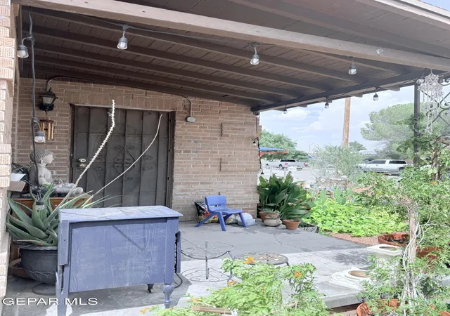 Photo 3 of Single family home for sale at 113 Oriole Way, El Paso, TX 79915 | MLS# 949056 | Listing updated on 2026-09-25