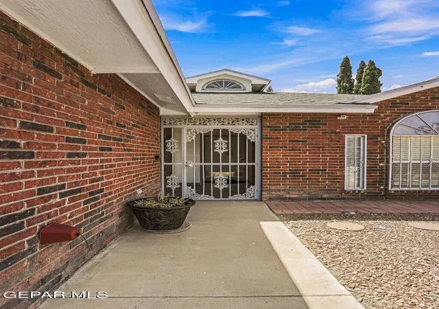 Photo 3 of Single family home for sale at 1717 Dana Michelle St, El Paso, TX 79928 | MLS# 948927 | Listing updated on 2026-08-14