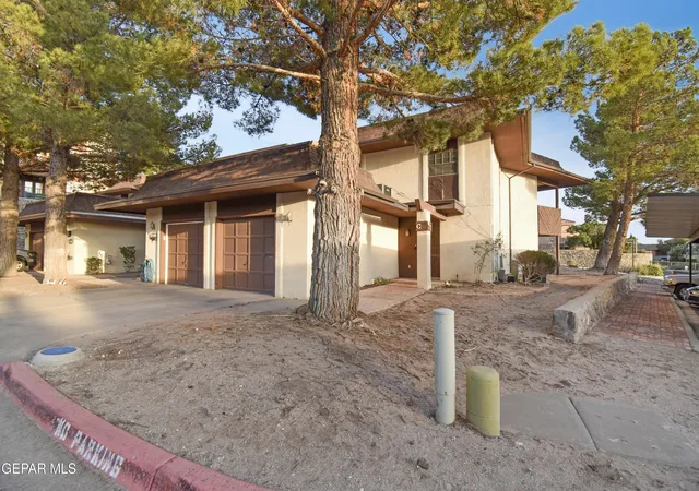 2nd image of 421 Irondale Dr, El Paso, TX 79912