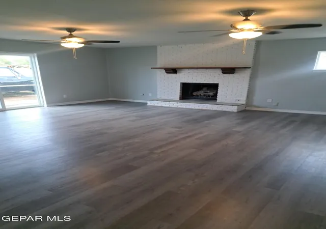 Photo 3 of Single family home for sale at 424 Pecos St, El Paso, TX 79905 | MLS# 948675 | Listing updated on 2026-09-15