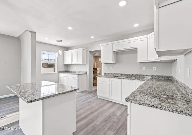 Photo 2 of Single family home for sale at 201 Wooldridge Dr, El Paso, TX 79915 | MLS# 948705 | Listing updated on 2026-09-15