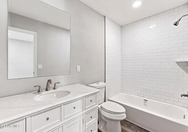 Photo 3 of Single family home for sale at 201 Wooldridge Dr, El Paso, TX 79915 | MLS# 948705 | Listing updated on 2026-09-15