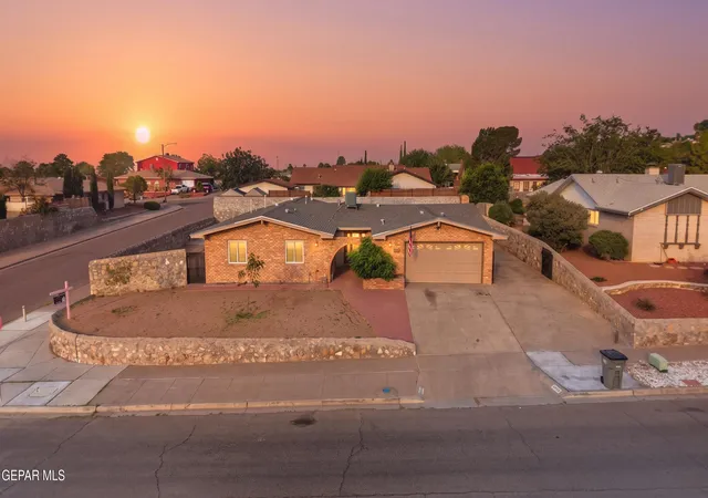 Photo 2 of Single family home for sale at 10732 Vista Lomas Dr, El Paso, TX 79935 | MLS# 948893 | Listing updated on 2026-09-11