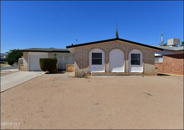 Photo 3 of Single family home for sale at 10601 Josie Pl, El Paso, TX 79924 | MLS# 948699 | Listing updated on 2026-08-03