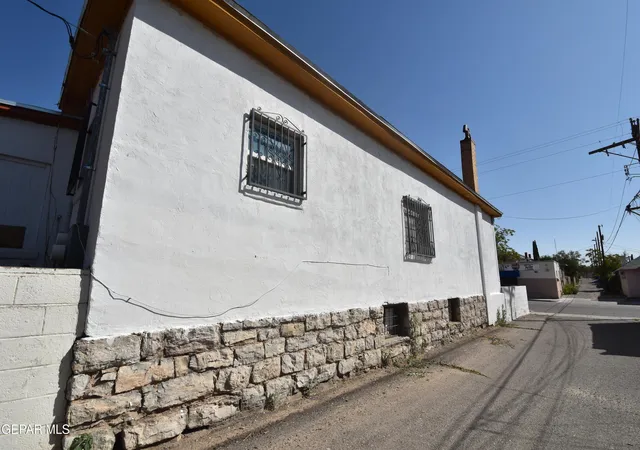3rd image of 1113 N Octavia St, El Paso, TX 79902 | MLS# 948715