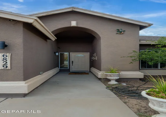 Photo 3 of Sale Pending at 6829 Steffers Ln, El Paso, TX 79932 | MLS# 948724 | Listing updated on 2026-09-17