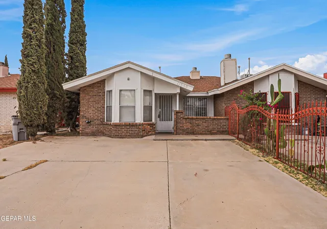 2nd image of 11359 Lake Loy Dr #A, El Paso, TX 79936 | MLS# 949240