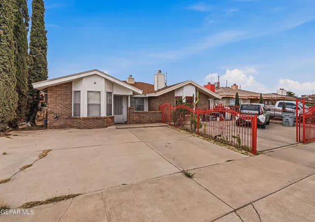 3rd image of 11359 Lake Loy Dr #A, El Paso, TX 79936 | MLS# 949240