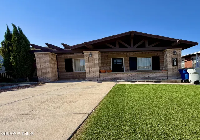 Single family home for sale at 3424 La Luz Ave, El Paso, TX 79903 | MLS# 949454