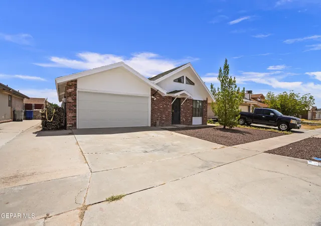 Photo 3 of Single family home for sale at 10916 Rogers Hornsby St, El Paso, TX 79934 | MLS# 948918 | Listing updated on 2026-09-08
