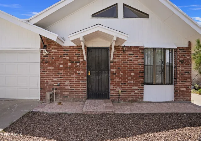 Photo 3 of Single family home for sale at 10916 Rogers Hornsby St, El Paso, TX 79934 | MLS# 948918 | Listing updated on 2026-09-08