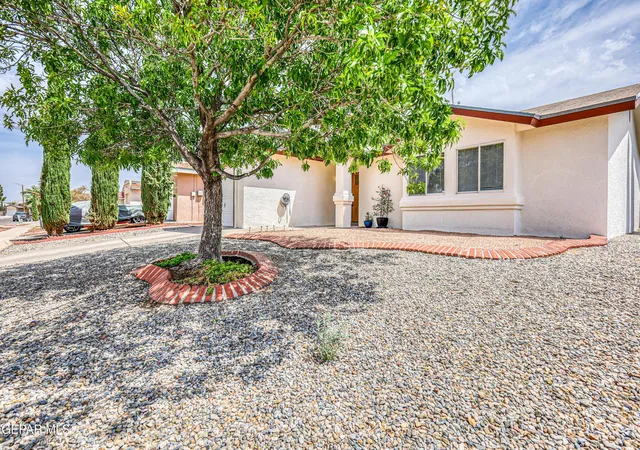 Photo 2 of Sale Pending at 5492 Fire Ridge Cir, El Paso, TX 79932 | MLS# 949050 | Listing updated on 2026-09-11
