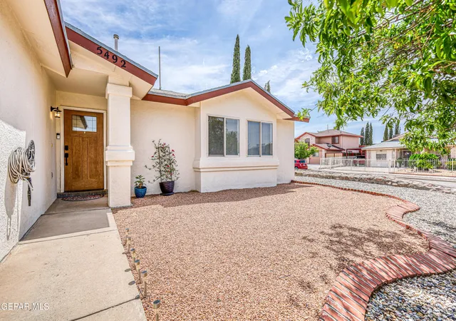 Photo 4 of Sale Pending at 5492 Fire Ridge Cir, El Paso, TX 79932 | MLS# 949050 | Listing updated on 2026-09-11