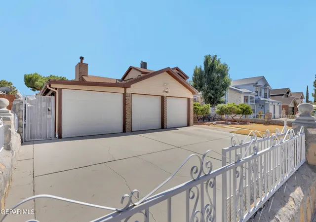 Photo 3 of Single family home for sale at 11428 Lake Tana Dr, El Paso, TX 79936 | MLS# 949091 | Listing updated on 2026-09-13